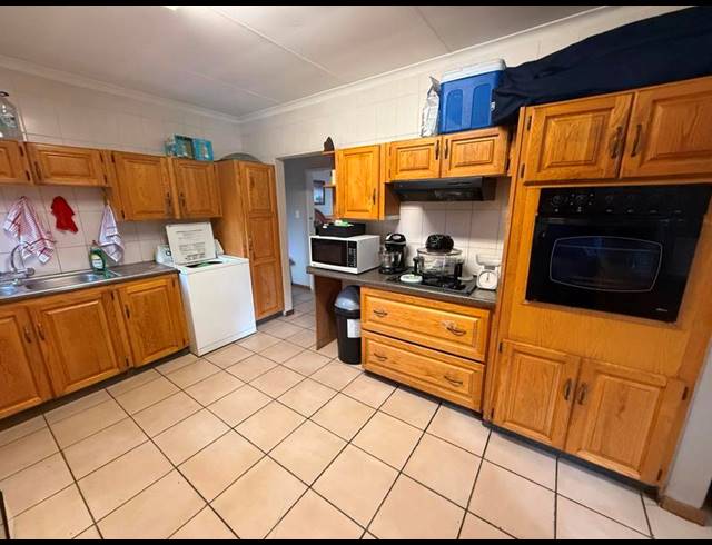 4 BEDROOM HOUSE FOR SALE IN THE REEDS